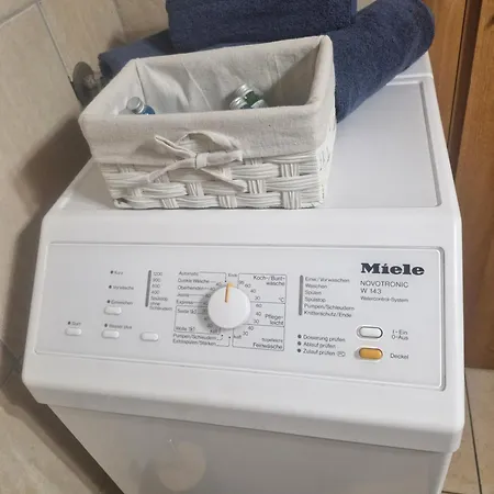 Julie Apartman Leptokariá